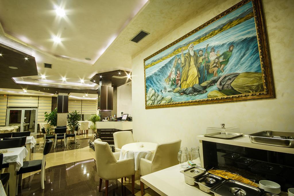 Hotel Oasis Podgorica Exterior photo