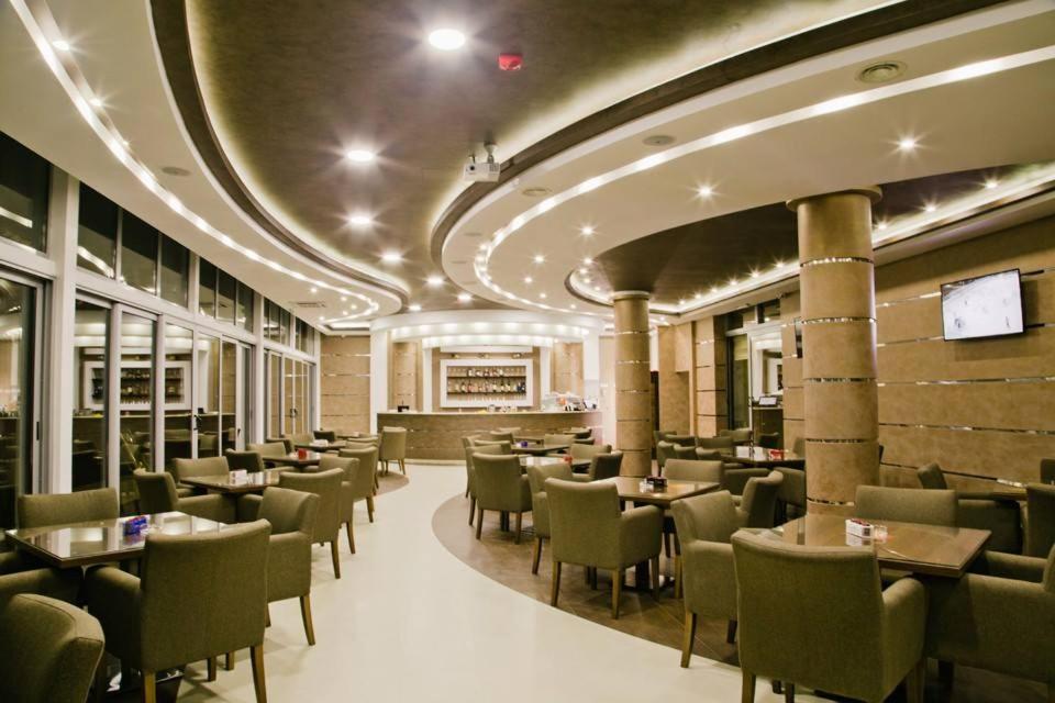 Hotel Oasis Podgorica Exterior photo