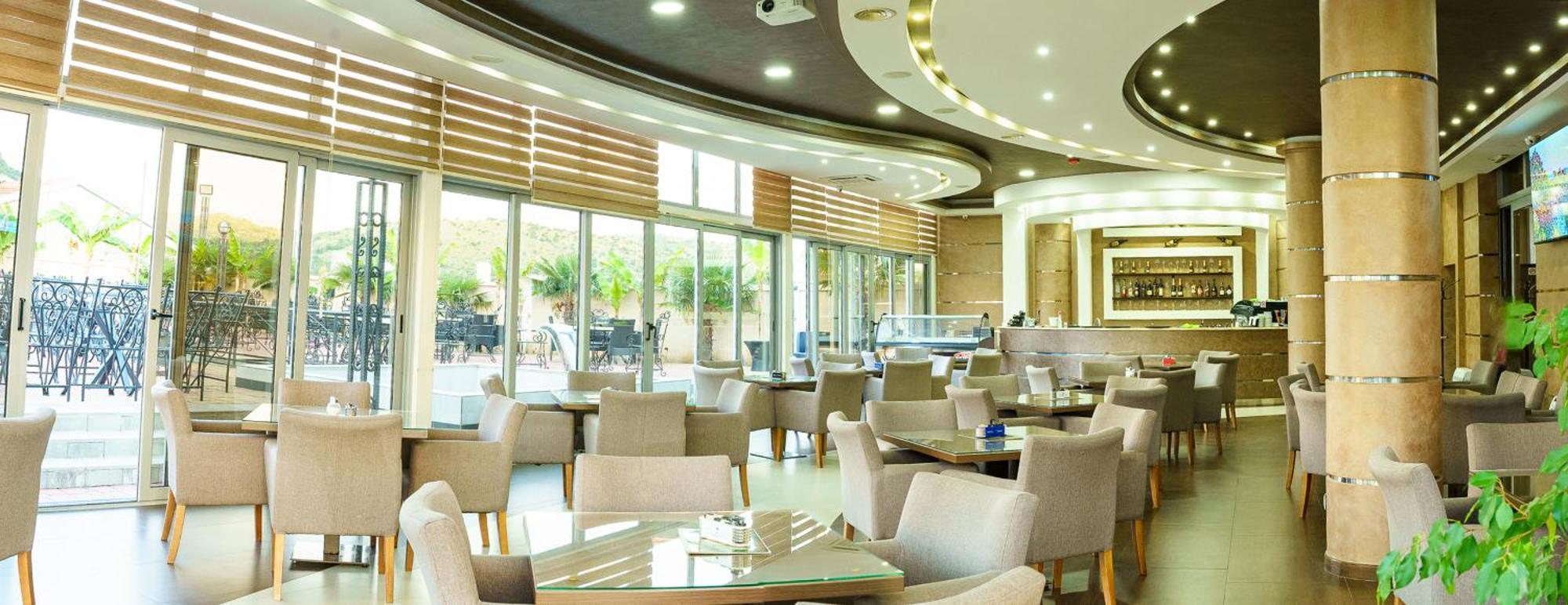 Hotel Oasis Podgorica Exterior photo