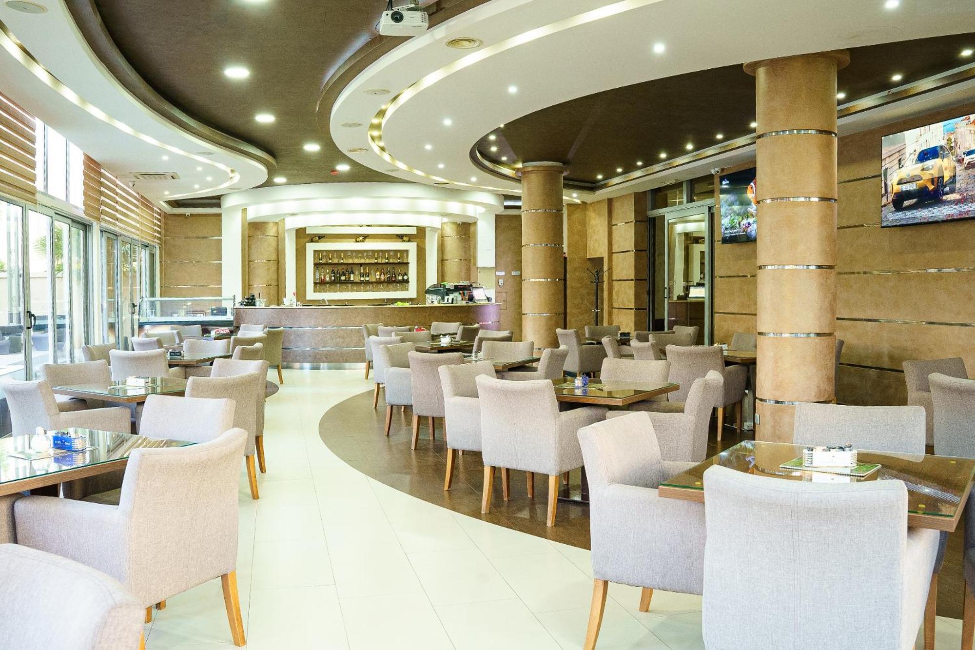 Hotel Oasis Podgorica Exterior photo