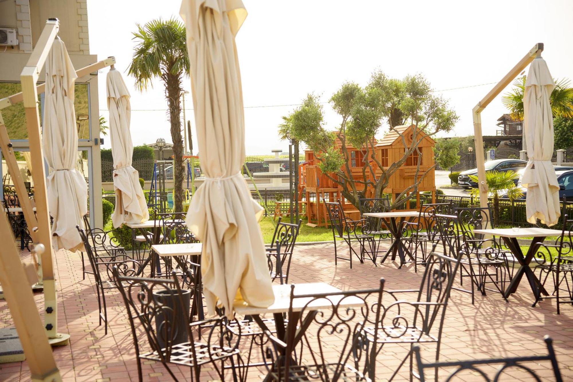 Hotel Oasis Podgorica Exterior photo