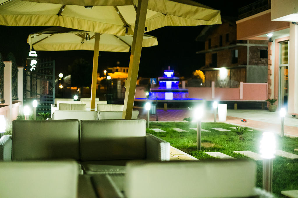 Hotel Oasis Podgorica Exterior photo