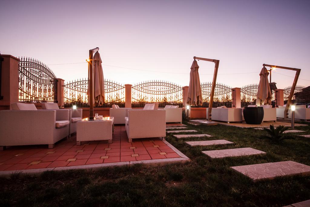 Hotel Oasis Podgorica Exterior photo